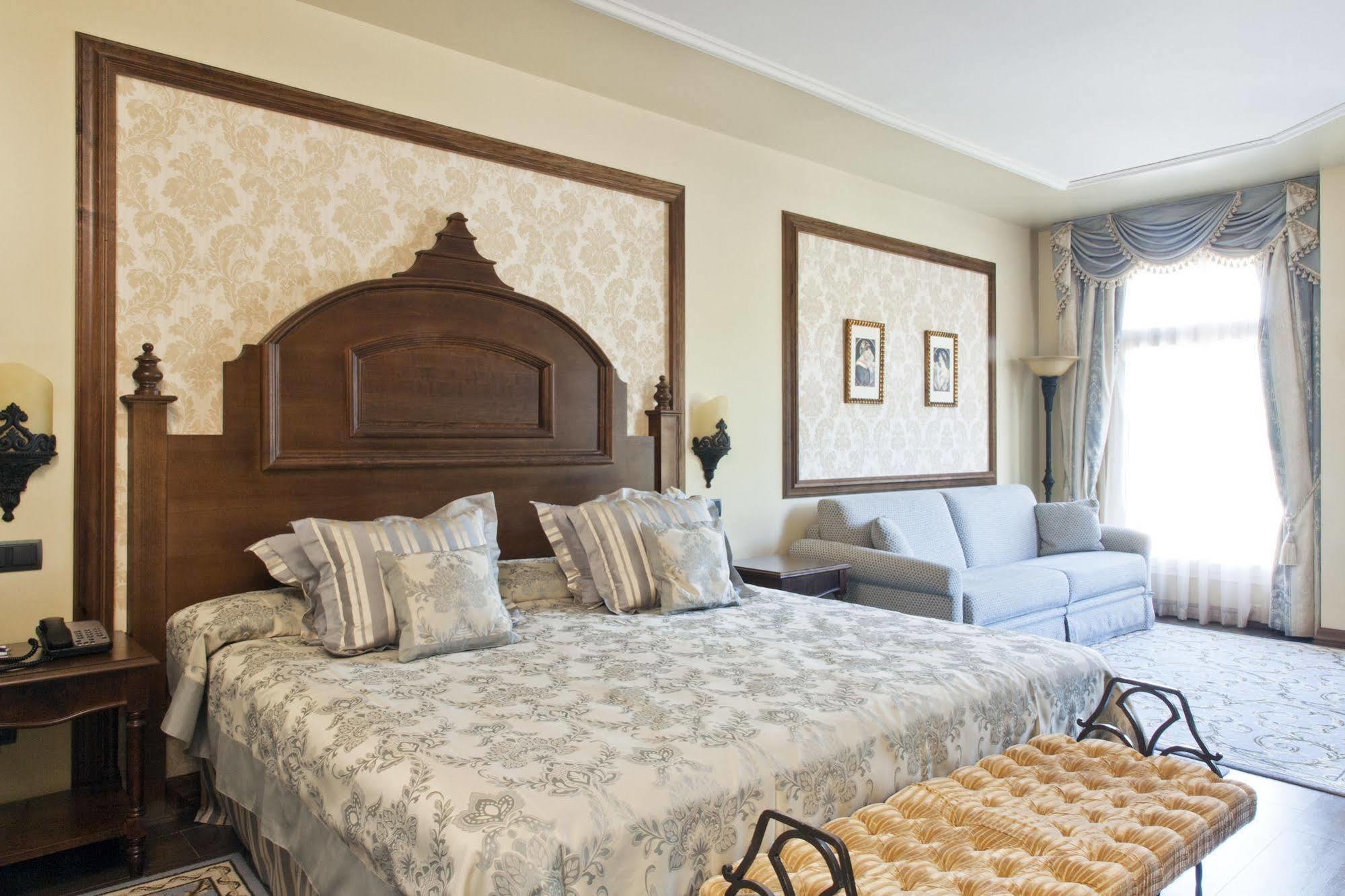 Portaventura Hotel Lucy'S Mansion - Includes Unlimited Access & Express Wristband To Portaventura Park & Ferrari Land ซาลอว์ ภายนอก รูปภาพ